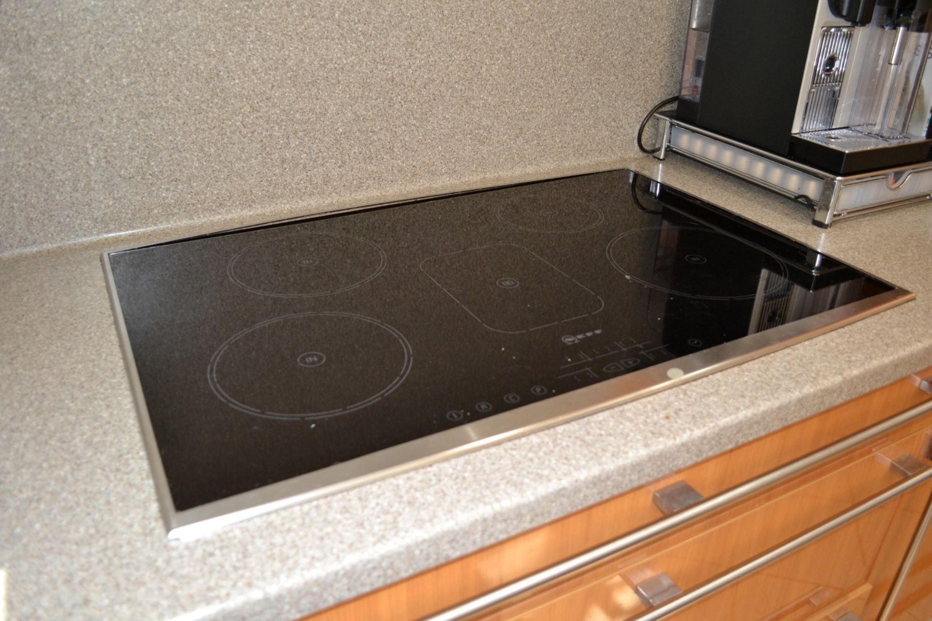 1 x Bespoke Siematic Gloss Fitted Kitchen With Corian Worktops, Frosted Glass Breakfast Bar - NO VAT - Image 25 of 91