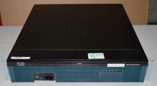 1 x Cisco 2900 Series Integrated Services Router - Cisco 2921 k9 v06 - CL400 - Ref IT149 - Location: