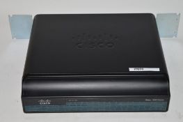1 x Cisco 1900 Series CISCO1941/K9 1941 Router - V04 - CL400 Ref IT070 - Location: Altrincham