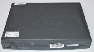 1 x Cisco 887VA Integrated Services Router - Model C887VA-K9 V01 - CL400 - Ref IT245 - Location: