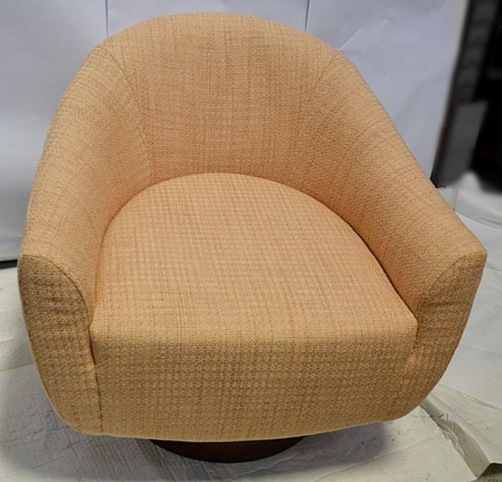 1 x KELLY WEARSTLER Sonara Swivel Chair Rosewood - Dimensions: 31” W x 35” D x 31” H - Ex-Display In - Image 25 of 28