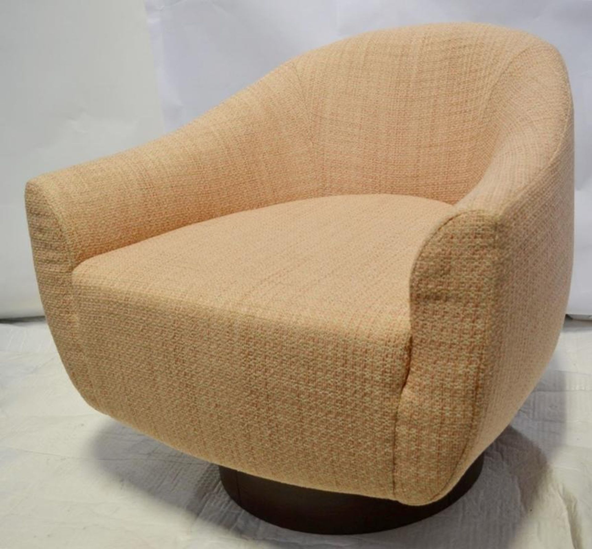 1 x KELLY WEARSTLER Sonara Swivel Chair Rosewood - Dimensions: 31” W x 35” D x 31” H - Ex-Display In - Image 22 of 28