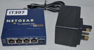 1 x Netgear EN104 Ethernet 4-Port Hub with BNC and Uplink Button - Includes AC Power Adaptor - CL280