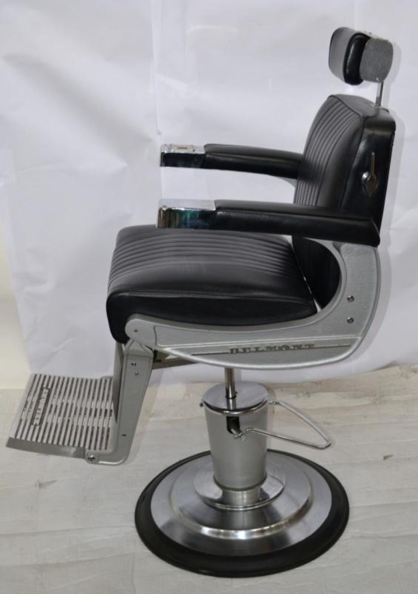 1 x Takara BELMONT "Apollo 2" Barbers Chair - Recently Taken From A Premier West-End Male Grooming S - Image 4 of 19