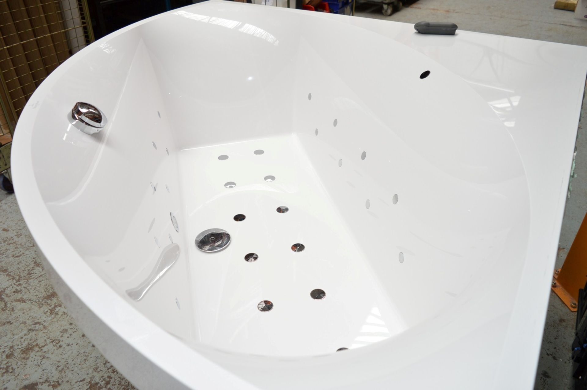 1 x Luxurious Villeroy & Boch Corner Whirlpool Bath - The Ultimate Fitness Combipool - Features 28 - Image 11 of 11