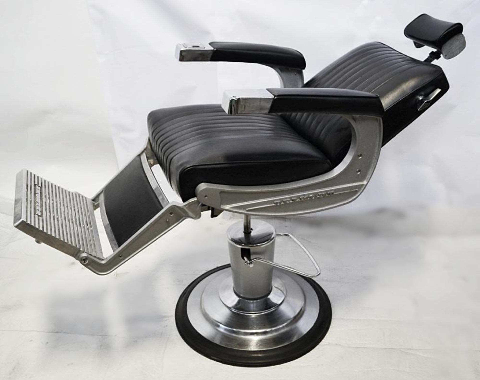 1 x Takara BELMONT "Apollo 2" Barbers Chair - Recently Taken From A Premier West-End Male Grooming S - Image 3 of 19