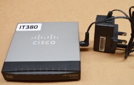 1 x Cisco SF100D-08 8 Port 10/100 Desktop Switch - Includes AC Power Adapter - CL280 - Ref IT380 -