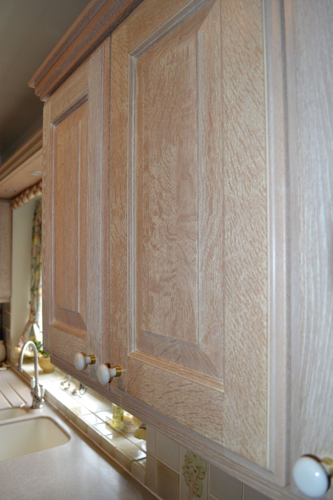 1 x SieMatic Bespoke Solid Wood Limed Oak Fitted Kitchen With Miele, Neff And Gaggenau Appliances - Image 43 of 95