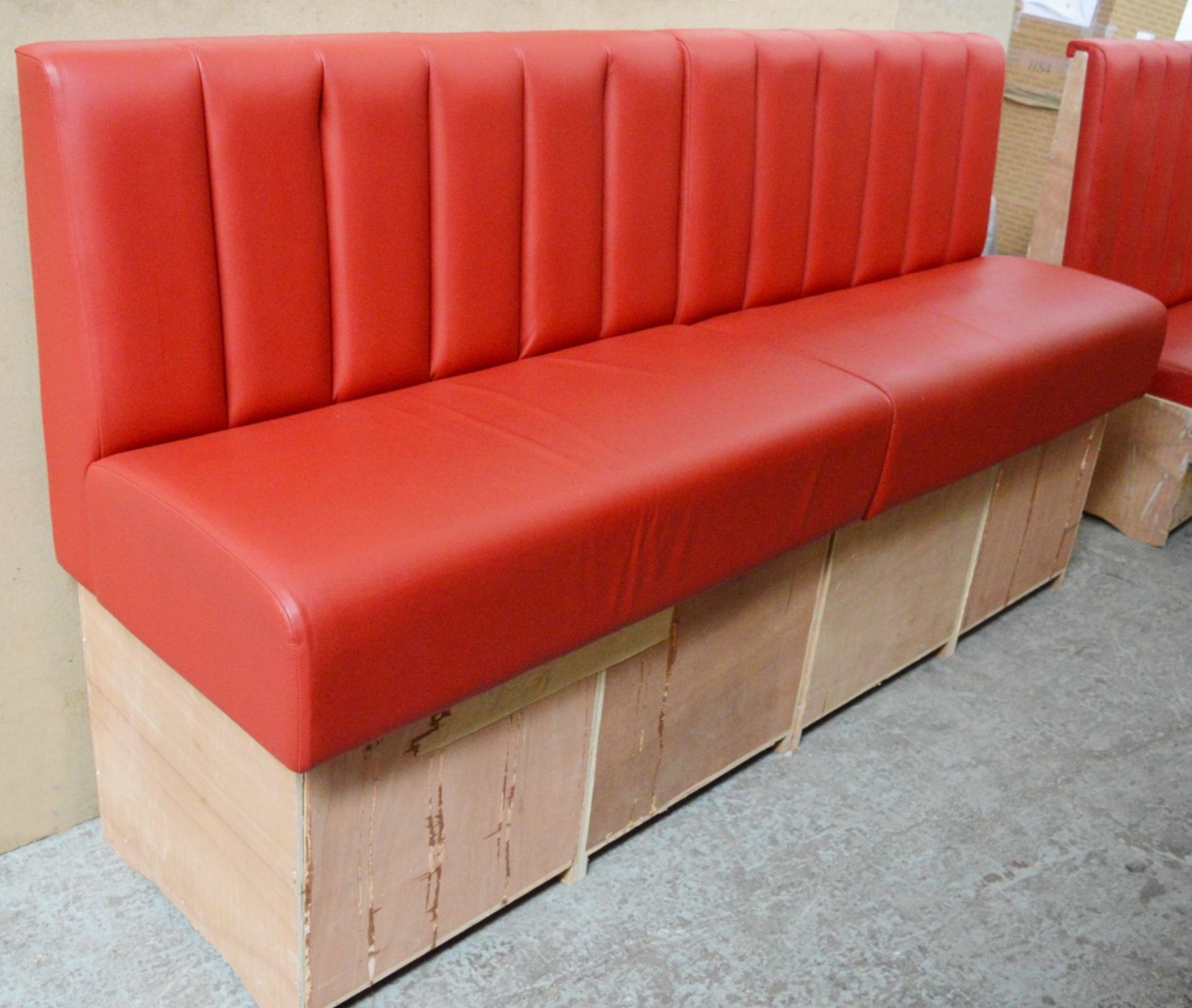 1 x High Seat Double Seating Bench Upholstered in Red Leather - Sits upto Four People - High Quality - Image 8 of 26