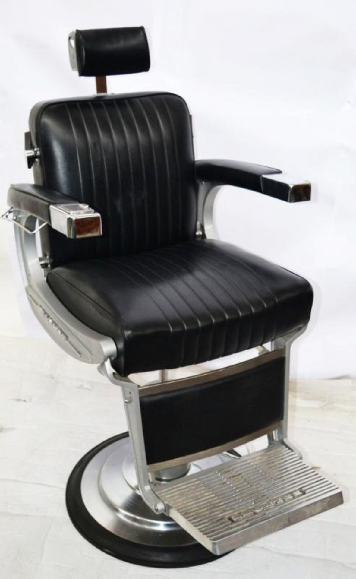 1 x Takara BELMONT "Apollo 2" Barbers Chair - Recently Taken From A Premier West-End Male Grooming S - Image 15 of 19