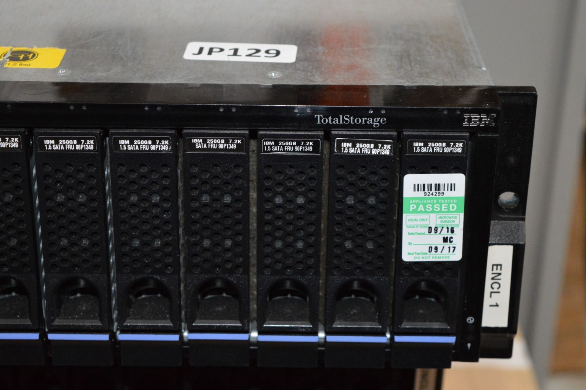 1 x IBM Total Storage EXP100 DS400 Hard Drive Expansion Bay - Model 1710 - CL400 - Ref JP129 - - Image 5 of 6