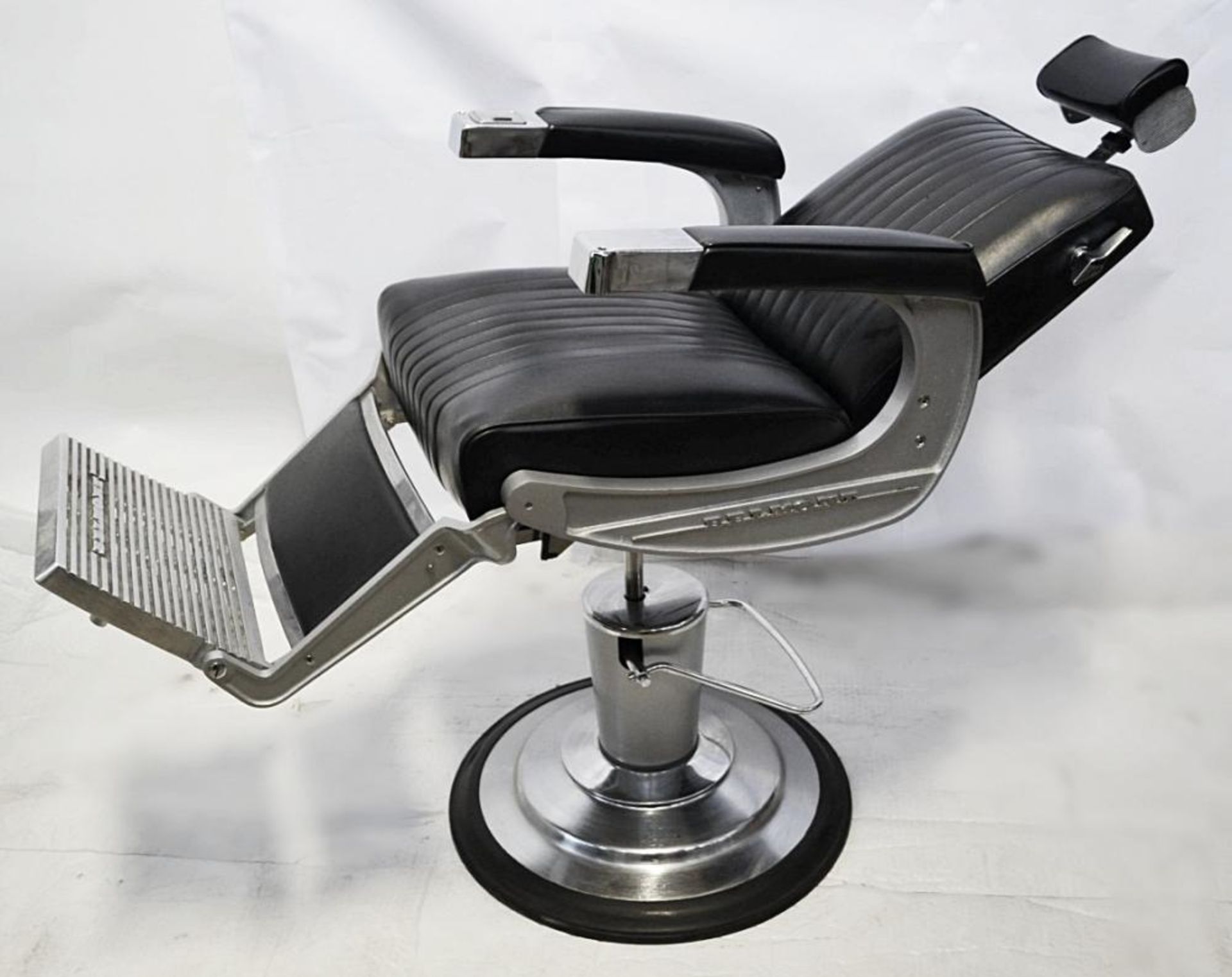 1 x Takara BELMONT "Apollo 2" Barbers Chair - Recently Taken From A Premier West-End Male Grooming S - Image 9 of 19