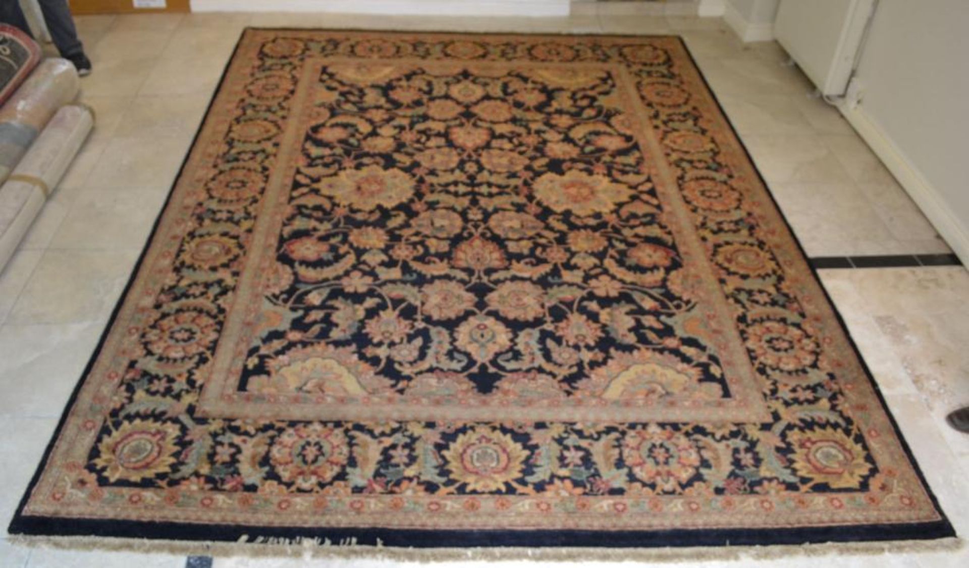 1 x Black Jaipur Handwoven Carpet - Made From Vegetable Dyed Handspun Wool - Dimensions: 367x277cm -