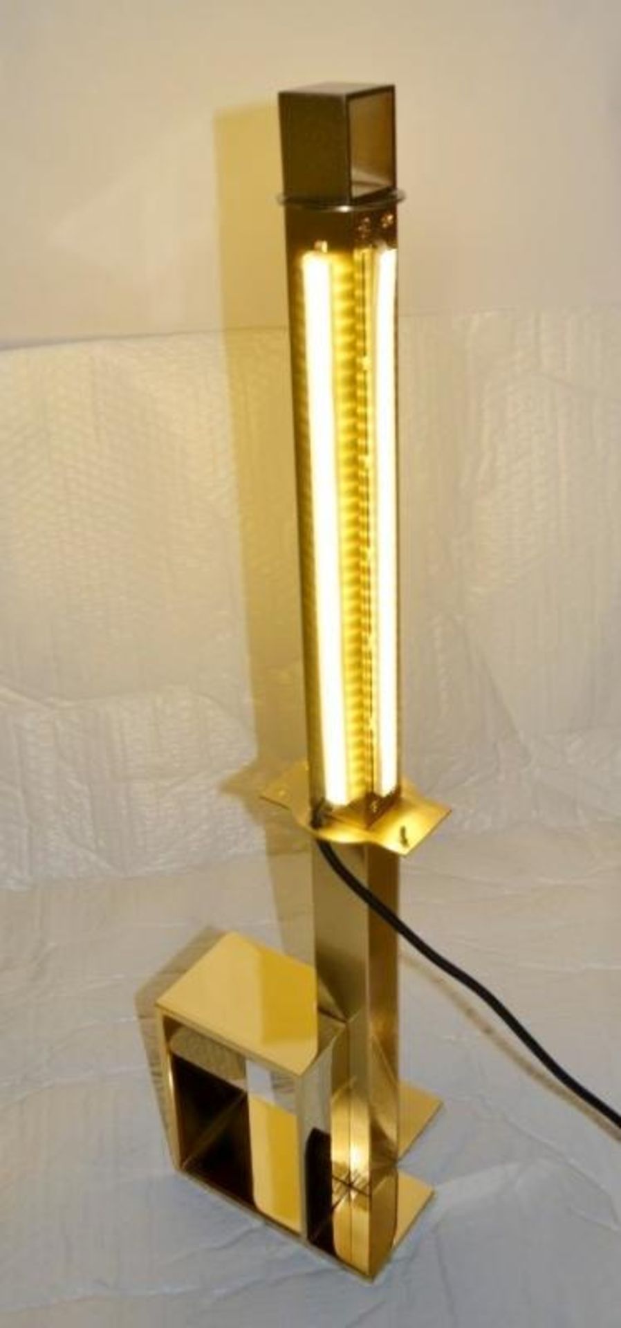 1 x FENDI CASA Chiara Bedside Lamp in Gold - Dimensions: H74 x W16 x D16cm - Ref: 4822331B - CL087 - - Image 10 of 14