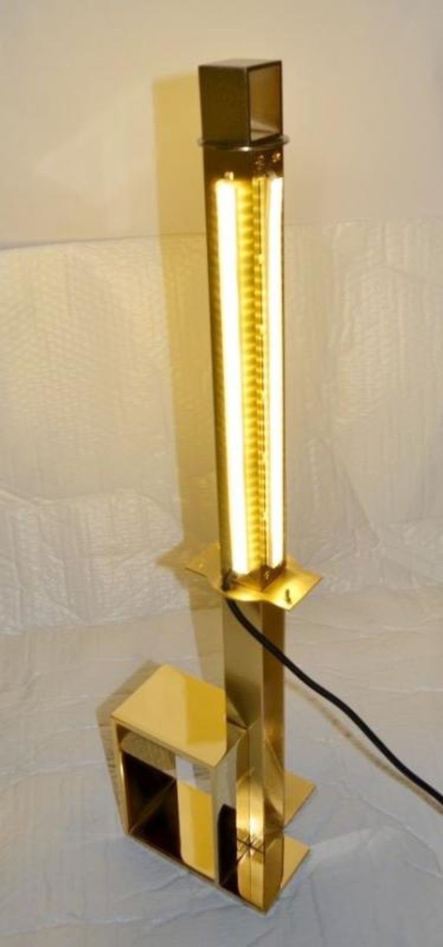 1 x FENDI CASA Chiara Bedside Lamp in Gold - Dimensions: H74 x W16 x D16cm - Ref: 4822331B - CL087 - - Image 14 of 14