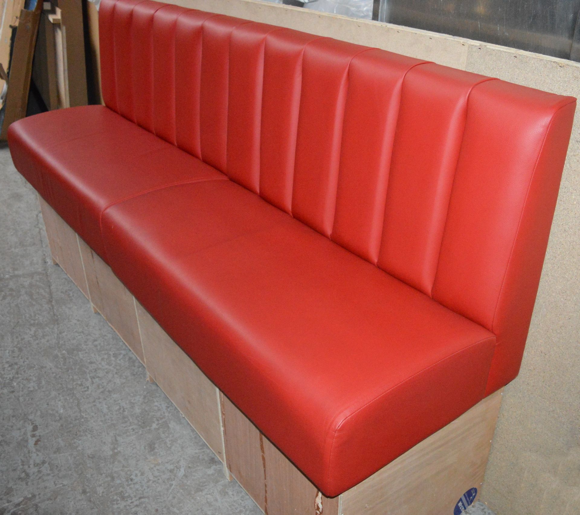 1 x High Seat Double Seating Bench Upholstered in Red Leather - Sits upto Four People - High Quality - Image 2 of 26
