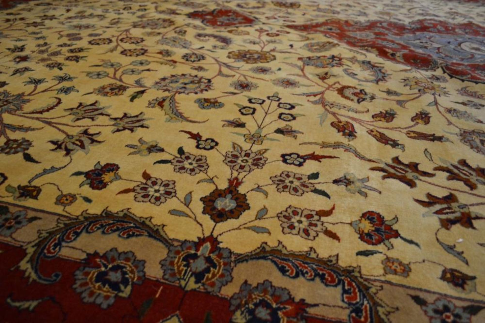 1 x Very Fine Top Quality Pakistan Tabriz Design Carpet - 320 Knot Count - Dimensions: 546x376cm - N - Image 13 of 31