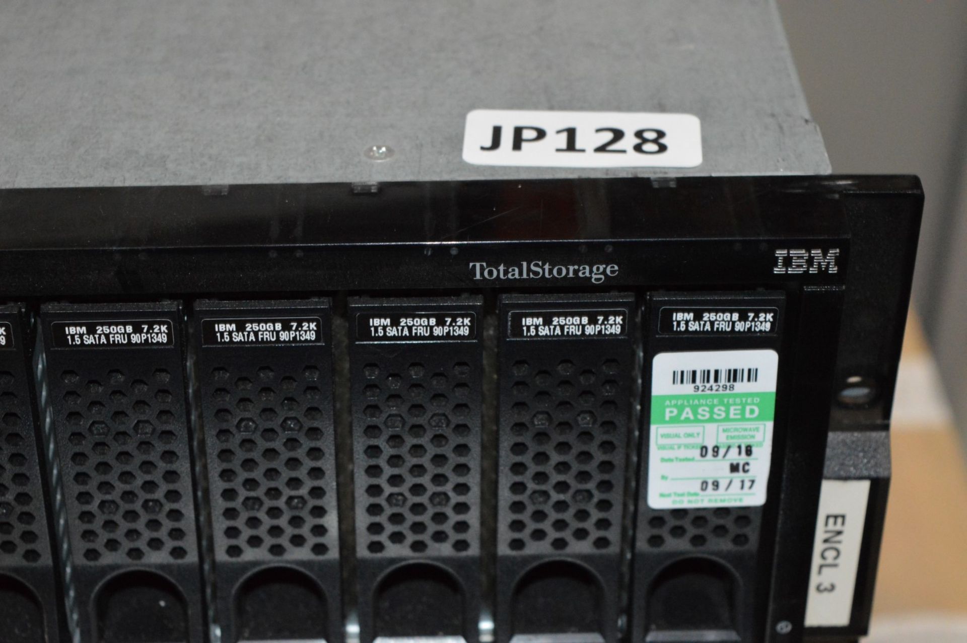 1 x IBM Total Storage EXP100 DS400 Hard Drive Expansion Bay - Model 1710 - CL400 - Ref JP128 - - Image 3 of 5