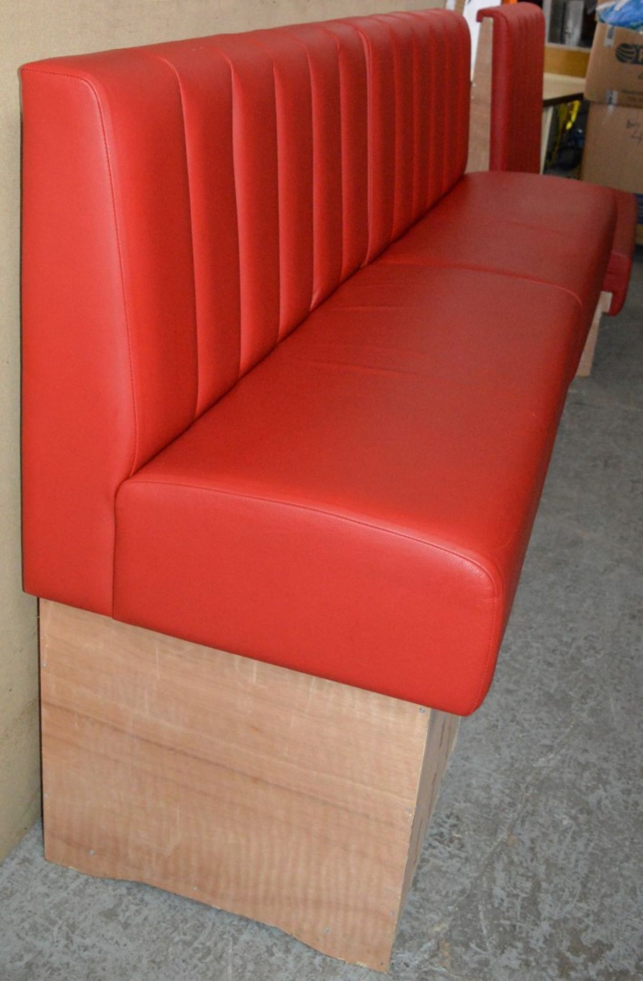 1 x High Seat Double Seating Bench Upholstered in Red Leather - Sits upto Four People - High Quality - Image 18 of 26