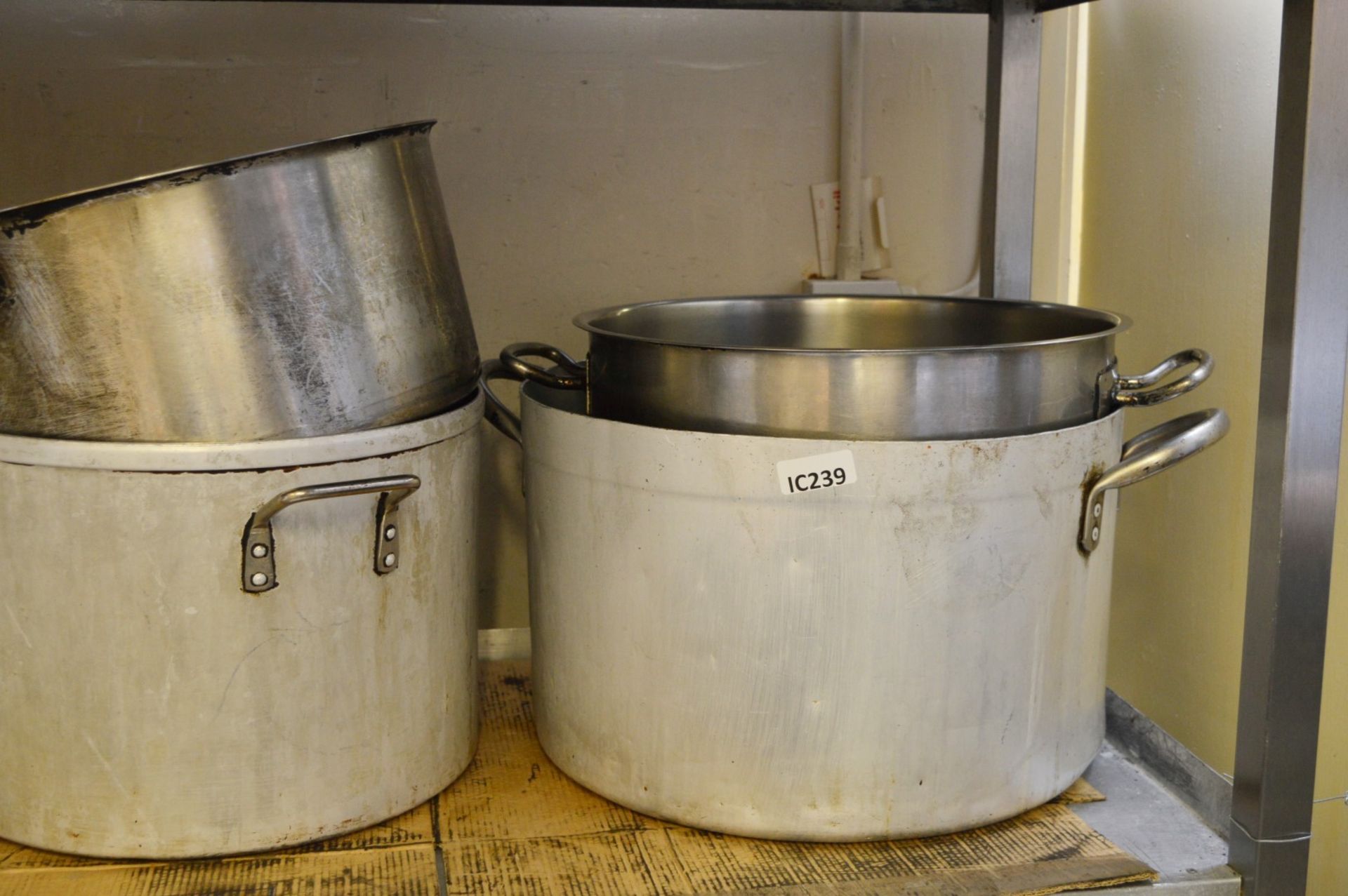 Approx 12 x Assorted Cooking Pans - Large Sizes - CL180 - Ref IC239 - Location: London EC3V - Image 4 of 7