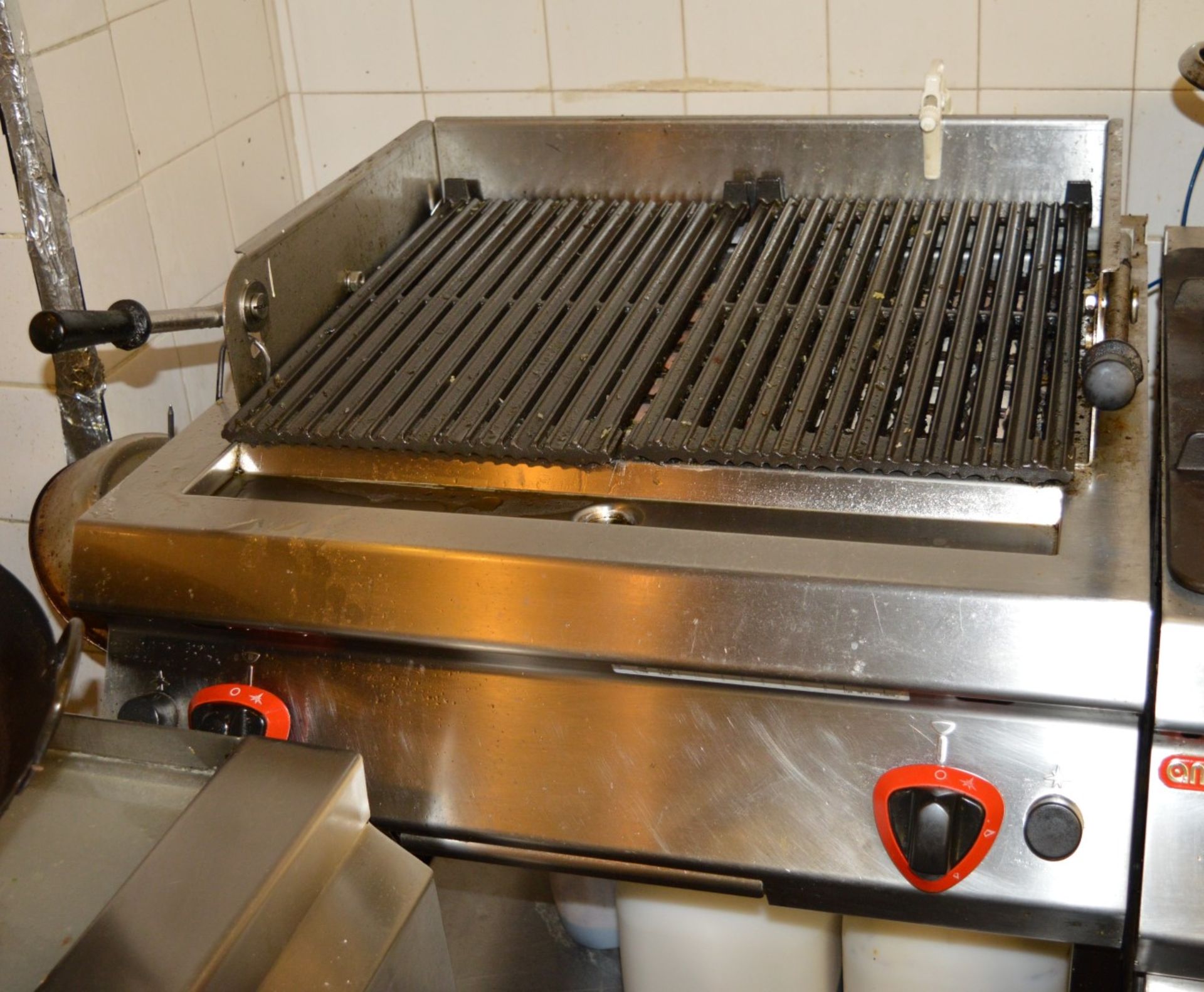 1 x Angelo Po Natural Gas Chargrill - Stainless Steel Finish - Enamelled Cast Iron Griddle With - Image 6 of 8