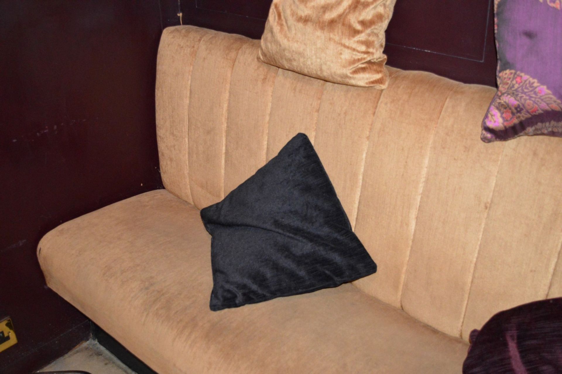 1 x High Back Seating Booth - Upholstered in Golden Fabric - CL180 - Includes 4 Cushions - Ref IC285 - Image 2 of 4