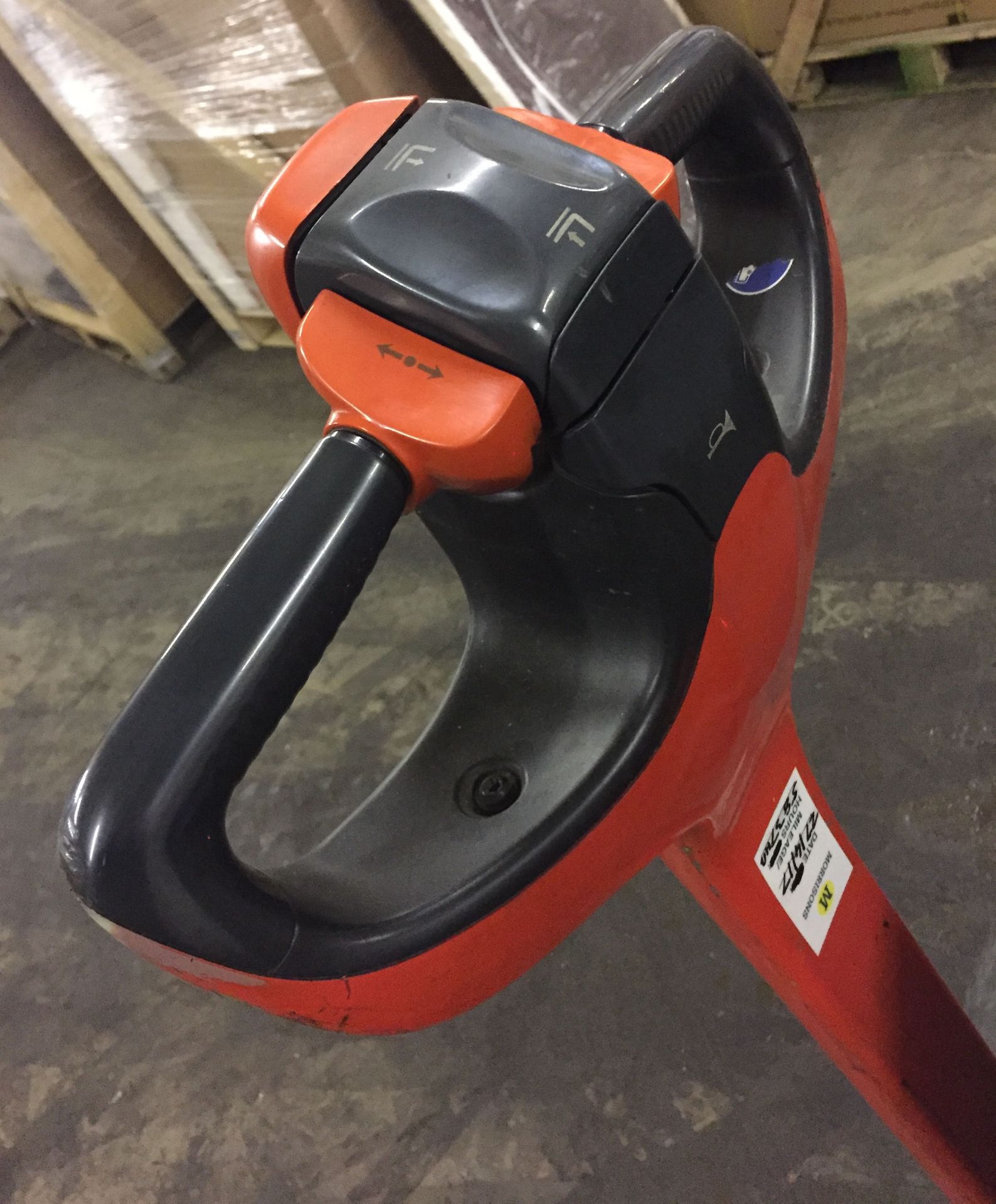 1 x Linde T20 Electric Pallet Truck With Box Guard - Tested and Working - Key and Charger Included - - Image 3 of 7