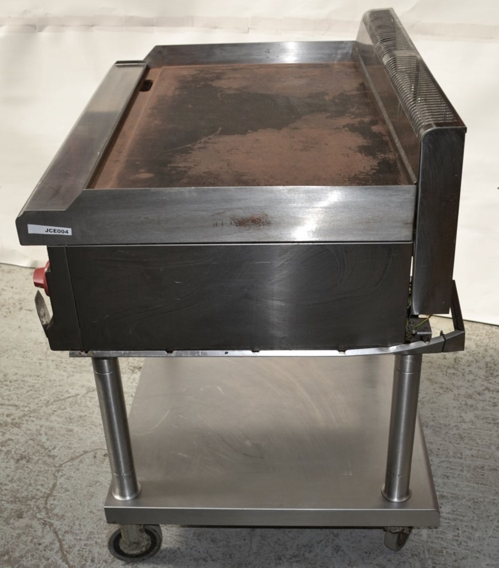 1 x Bertos Stainless Steel Electric Flat Surface Griddle (Model: E7FL8B-2) - Also Includes A Stand - - Image 3 of 6