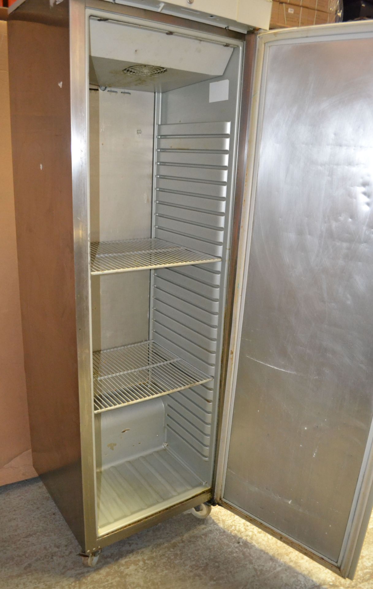 1 x Gram Tall Upright Commercial Freezer - 60x605x190cm - Ref: HM206 - CL261 - Location: - Image 8 of 10