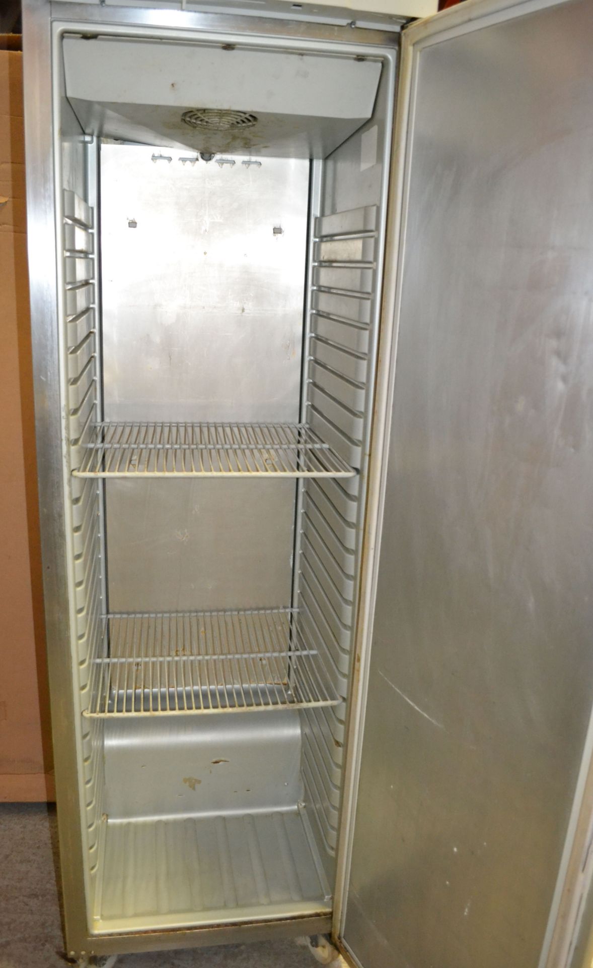 1 x Gram Tall Upright Commercial Freezer - 60x605x190cm - Ref: HM206 - CL261 - Location: - Image 9 of 10