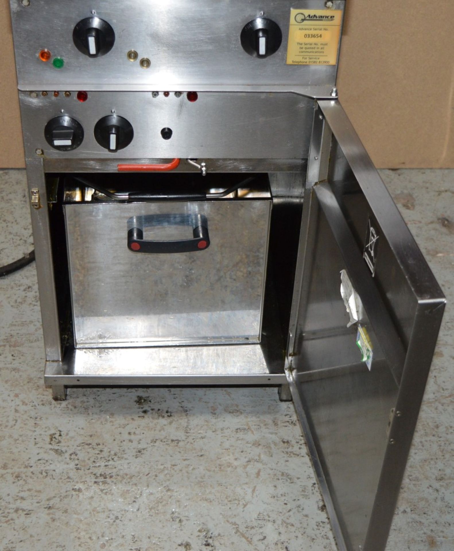 1 x Valentine V400 Freestanding Twin Basket Fryer - 15 to 18 Litre Capacity - 15kW Output - 415v - - Image 8 of 11