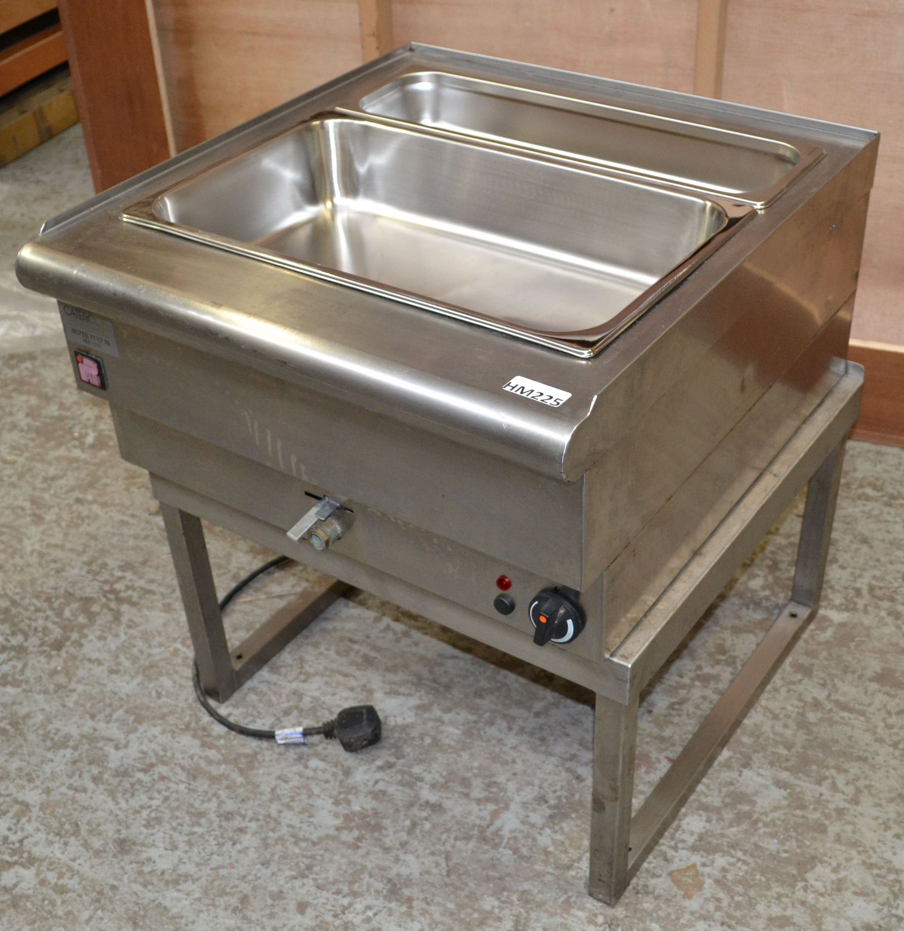 1 x Parry 9146.66W Electric Wet Bain Marie With Stand - 60.5 x 64 x 65.5(h) cm Inc. Stand - Ref: - Image 5 of 10