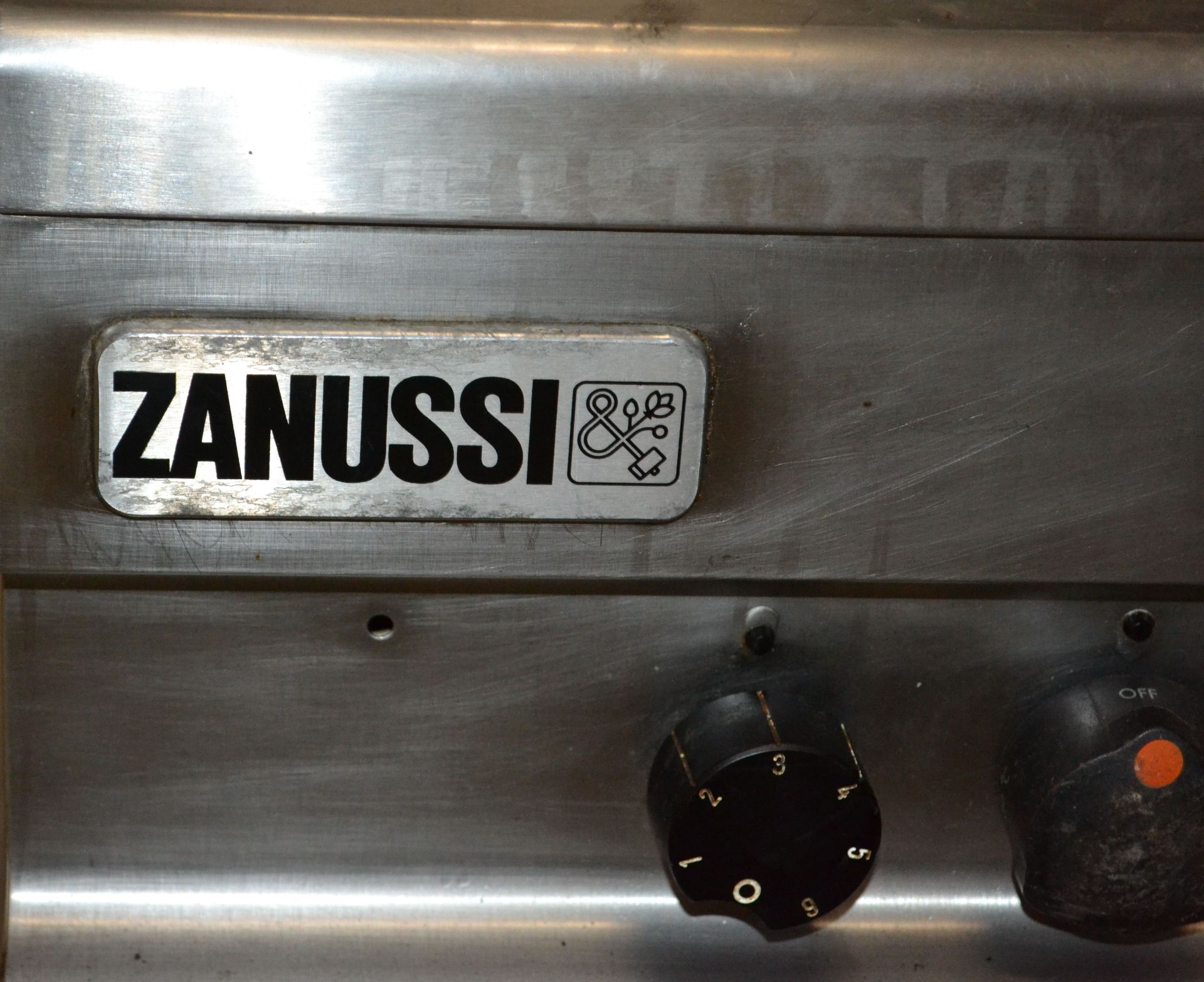 1 x Zanussi Freestanding Hot Plate - 70x35x102cm - Ref: HA112 - CL261 - Location: Altrincham WA14 - Image 4 of 11