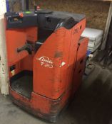 1 x Linde T20S Electric Rideable Seated Pallet Truck - Tested and Working - Key and Charger Included