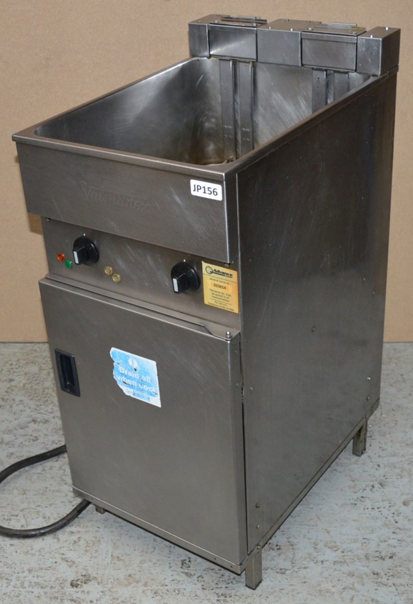 1 x Valentine V400 Freestanding Twin Basket Fryer - 15 to 18 Litre Capacity - 15kW Output - 415v - - Image 4 of 11