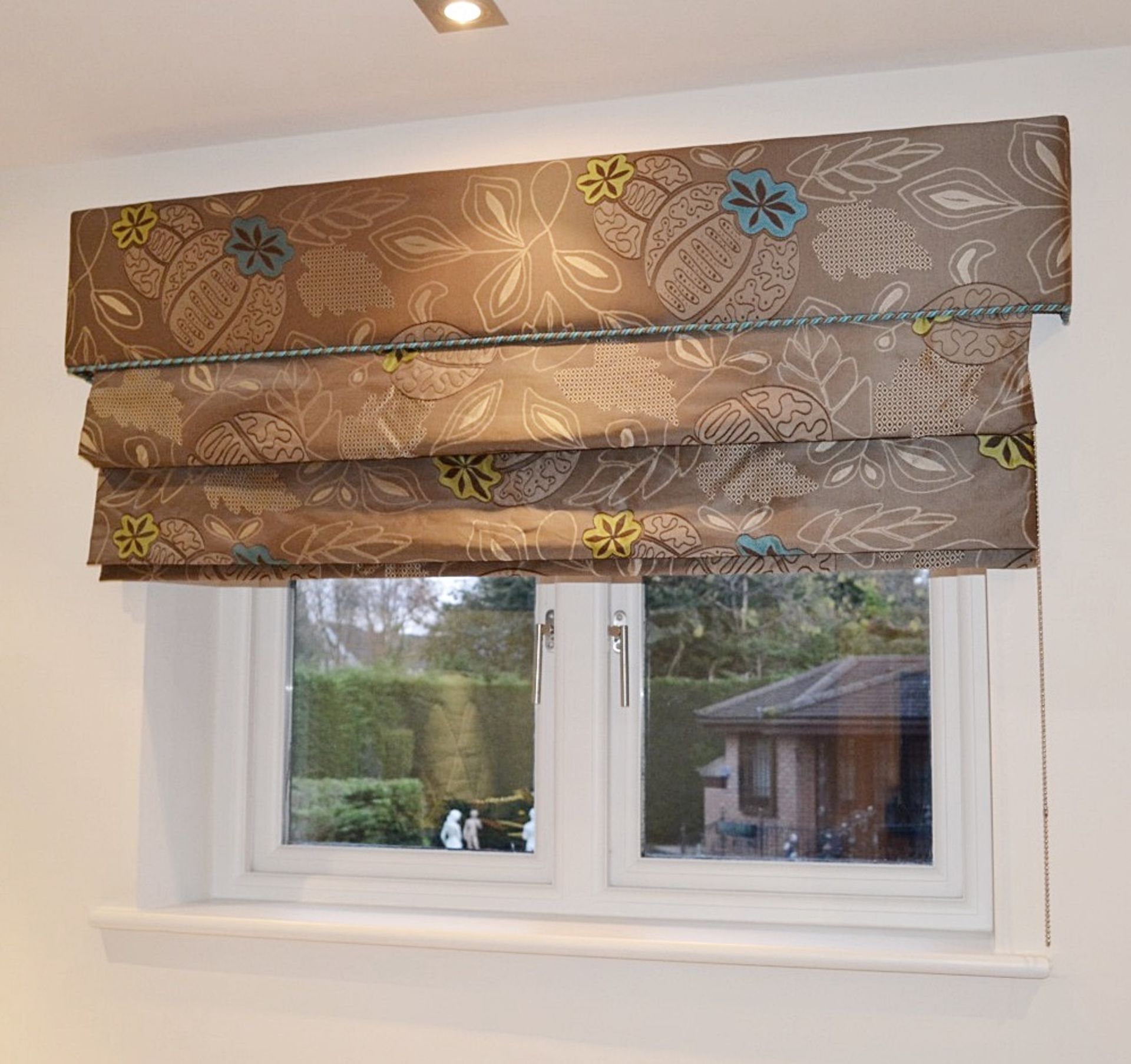 1 x Fully Lined Curtain Blind With Upholsterd Pelmet Box - Dimensions: W140 x H105cm - Ref: 161/