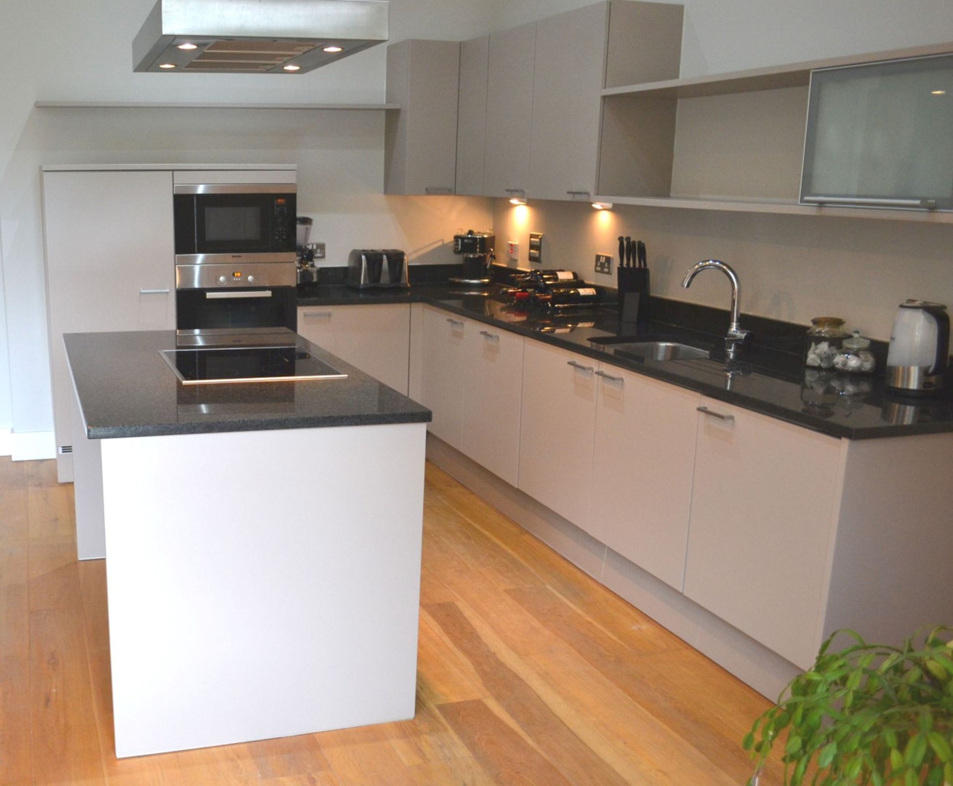 1 x Stunning Poggenpohl Kitchen With Black Granite Worktops and Miele and Siemens Appliances - In - Image 18 of 67