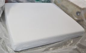 **Just Added** 1 x TEMPUR Cloud 22 Super King Mattress - Dimensions: D180 x H200 x D22cm - Ref: