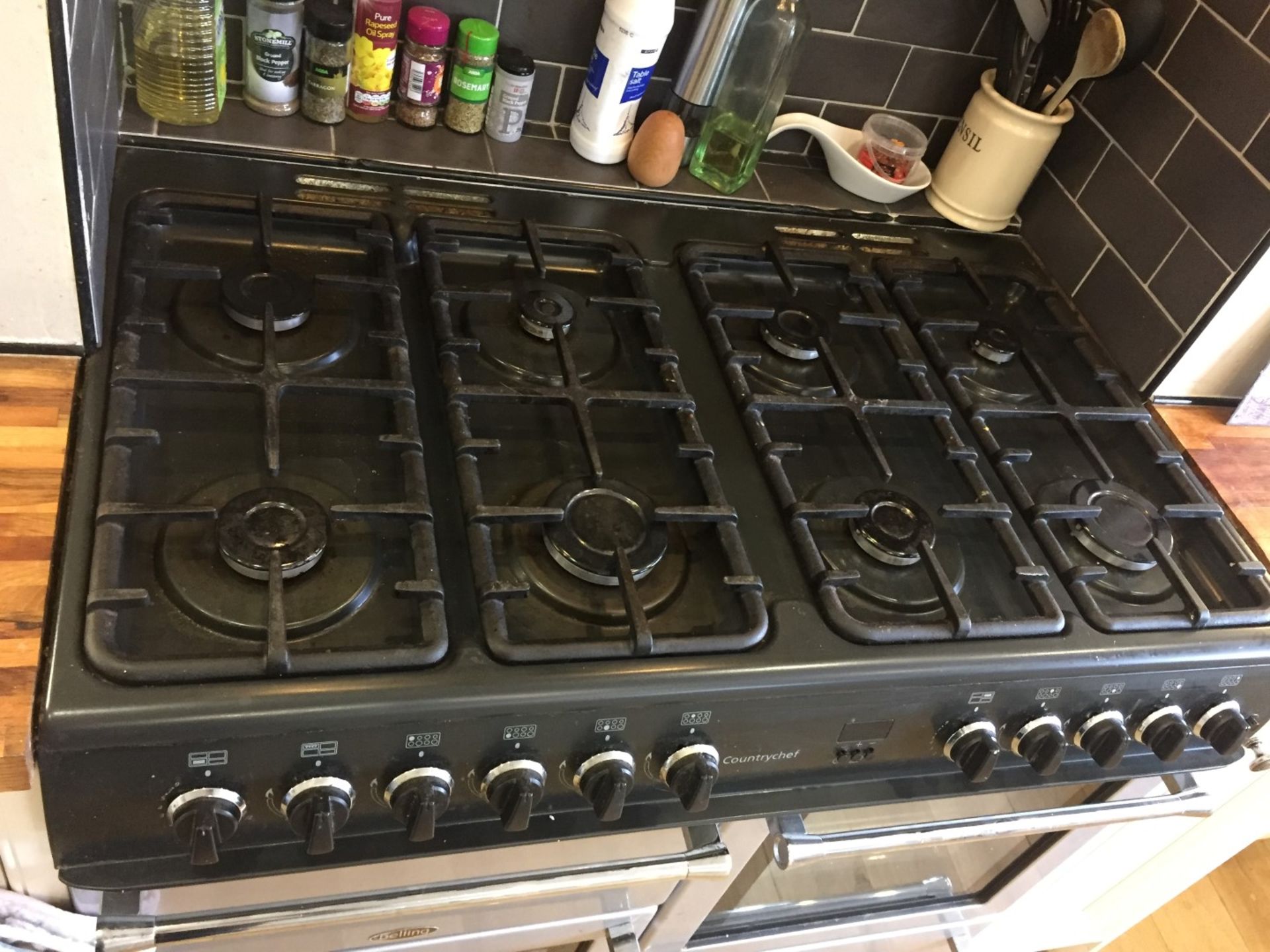 1 x Belling 100G Silver Countrychef 8-Burner, 2 Oven Range - In Good Working Condition - CL238 - - Image 4 of 13