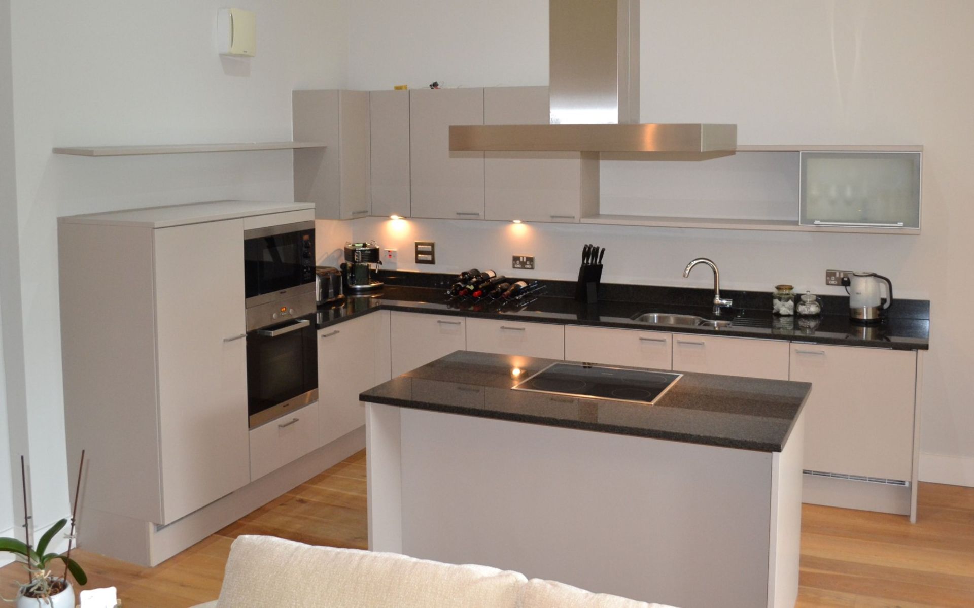 1 x Stunning Poggenpohl Kitchen With Black Granite Worktops and Miele and Siemens Appliances - In - Image 65 of 67