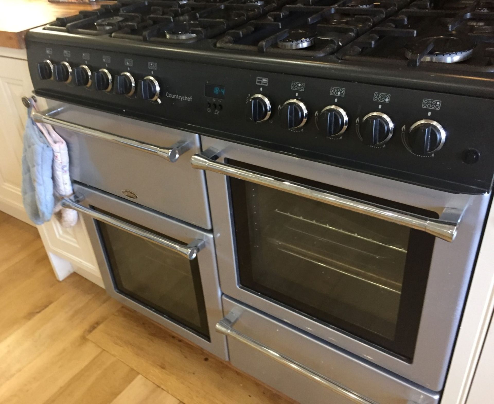 1 x Belling 100G Silver Countrychef 8-Burner, 2 Oven Range - In Good Working Condition - CL238 - - Image 6 of 13