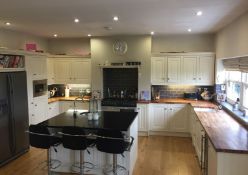 1 x Country Style Kitchen With Solid Wood Worktops and Bosch and Hotpoint Appliances - In Good