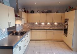 1 x Bespoke Contemporary SieMatic Fitted Kitchen - In Excellent Condition - Neff and Bosch