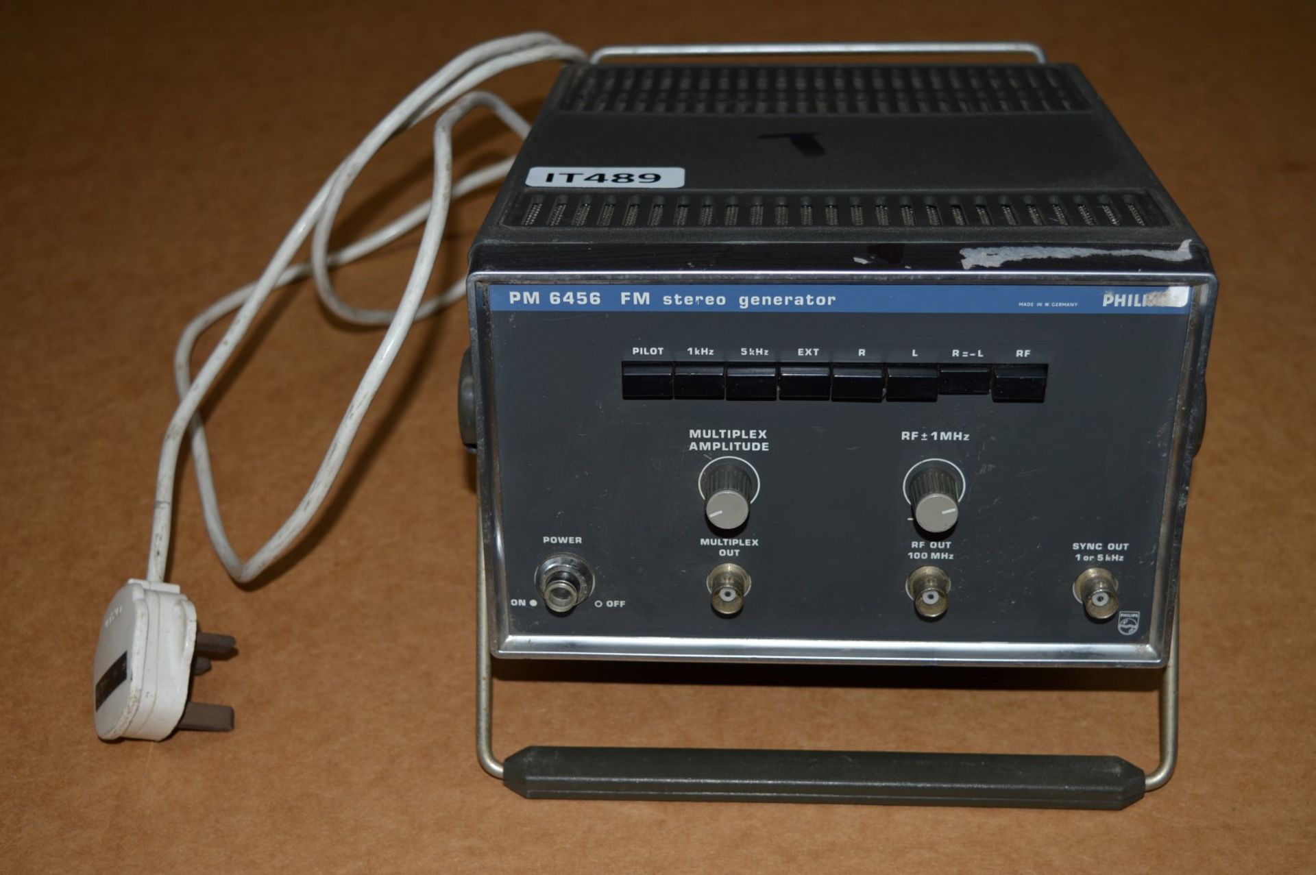 1 x Philips PM6456 FM Stereo Generator - 240v - CL011 - Ref IT489 - Location: Altrincham WA14 - Image 4 of 5