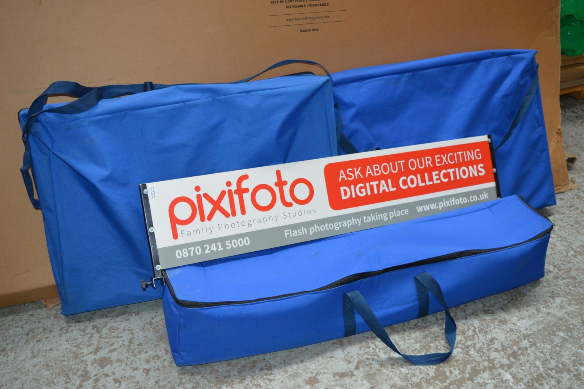 1 x Pixifoto Mobile Flash Photography Booth - Ideal For Use in Shopping Centers, Weddings, - Image 9 of 16