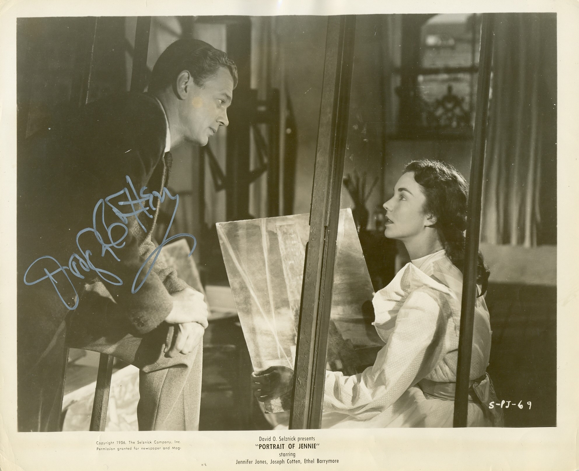 ACTORS: Selection of vintage signed 8 x 10 photographs, two smaller, by various actors,