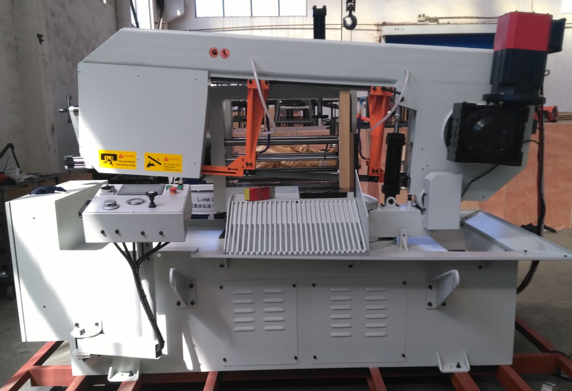 BS-650G Fully Automatic CNC Horizontal Band Saw with 26 X 18 inch HUGE CUTTING CAPACITY CNC