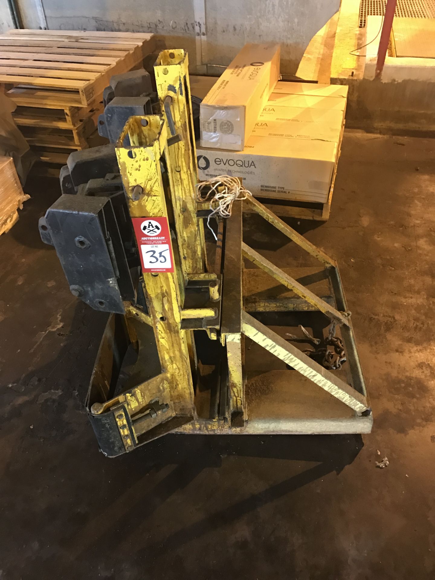 Fork Lift Attachment, dual barrel holder