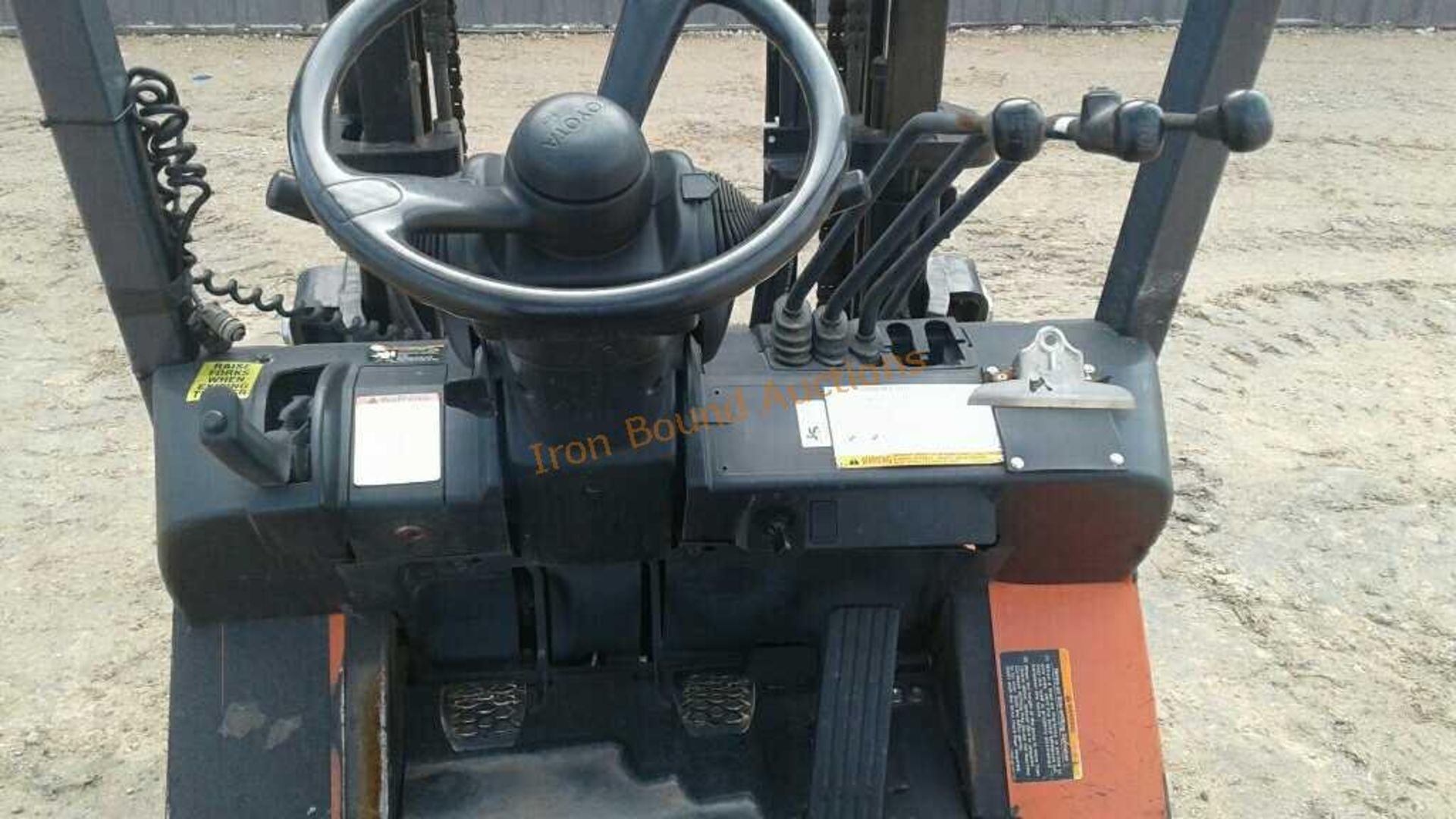 2006 Toyota 7FGCU20 Forklift - Image 11 of 13