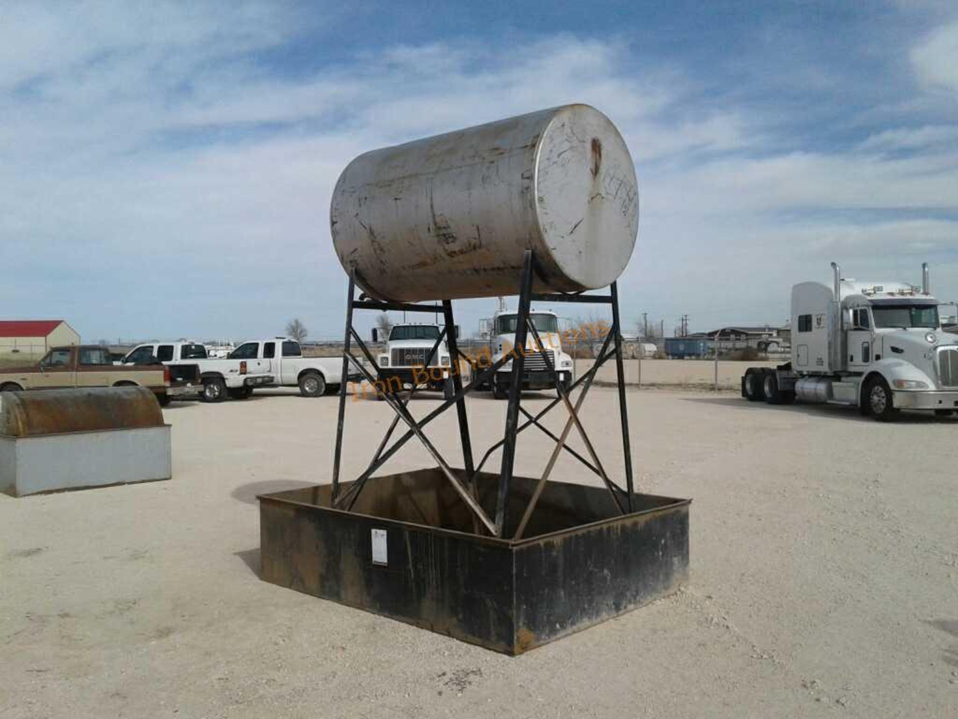 550 Gallon Fuel Tank - Image 2 of 4